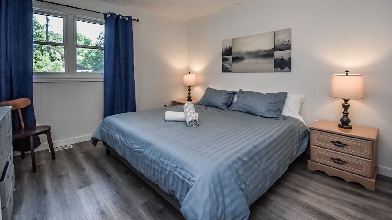 Photo of Bedroom in Waubaushene