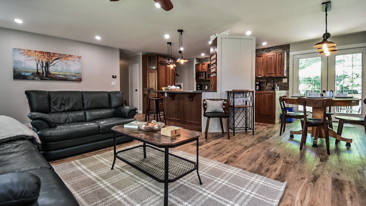 Photo of Livingroom in Waubaushene