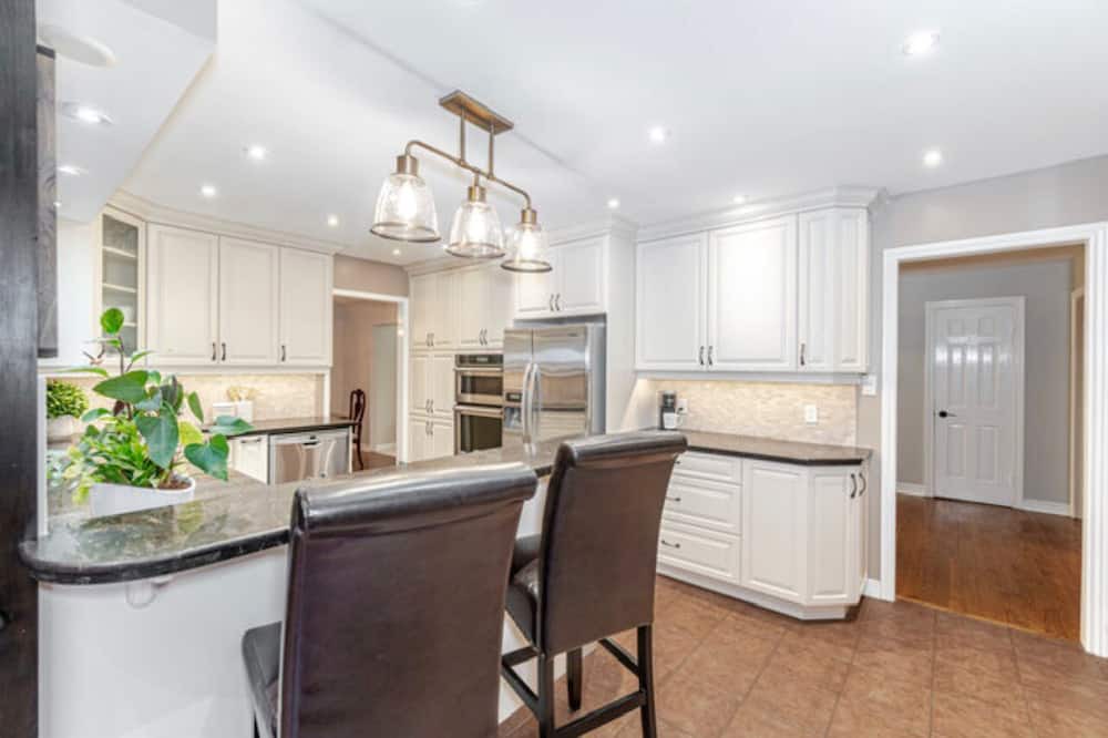 Photo of Kitchen in Caledon