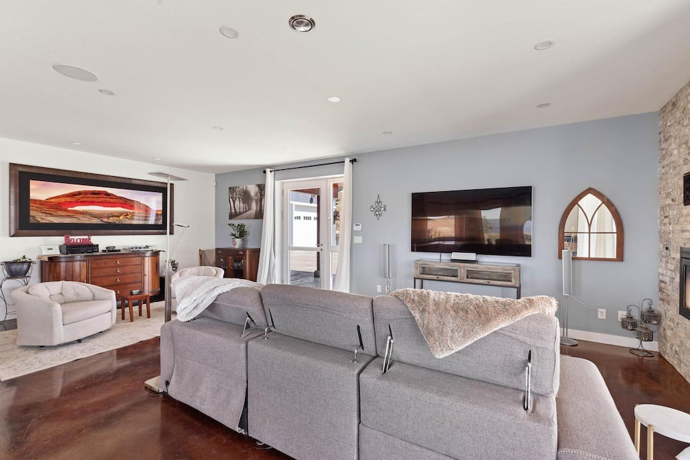 Photo of Livingroom in Vernon