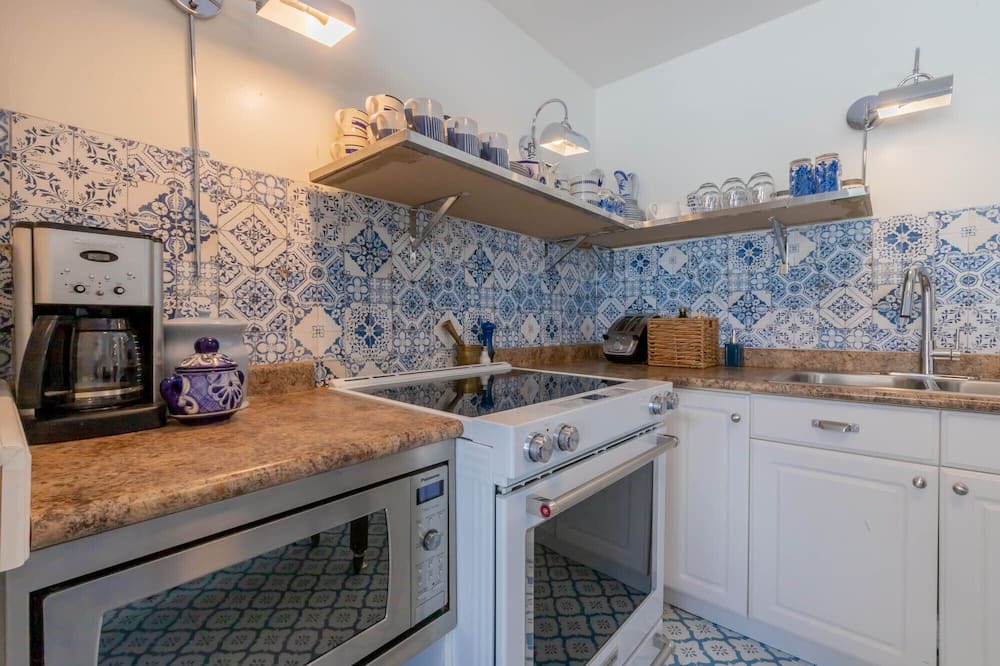 Photo of Kitchen in Utterson