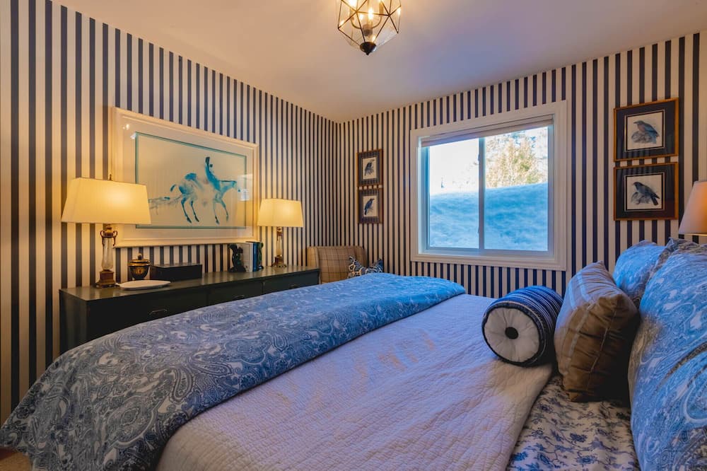 Photo of Bedroom in Utterson