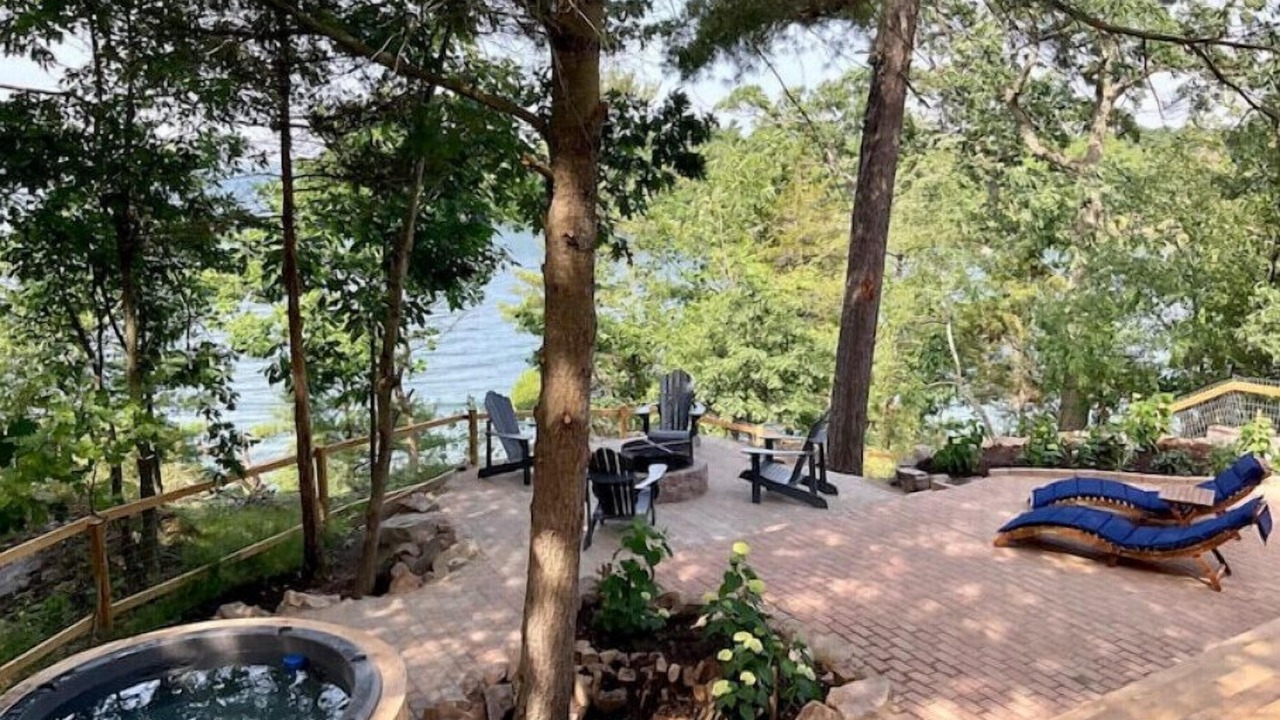 Photo of Outdoor in Lansdowne