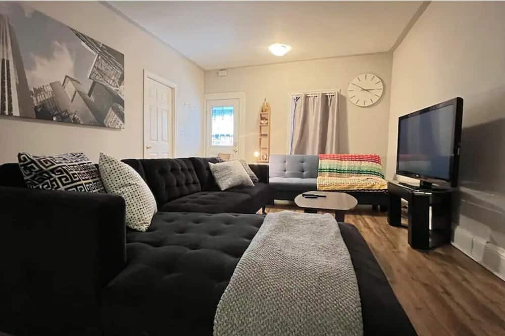Photo of Livingroom in Chatham-Kent