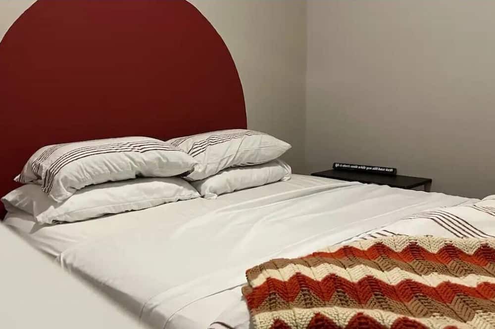 Photo of Bedroom in Chatham-Kent