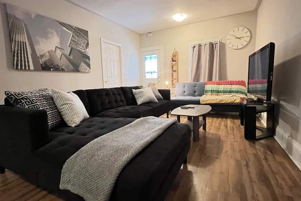 Photo of Livingroom in Chatham-Kent