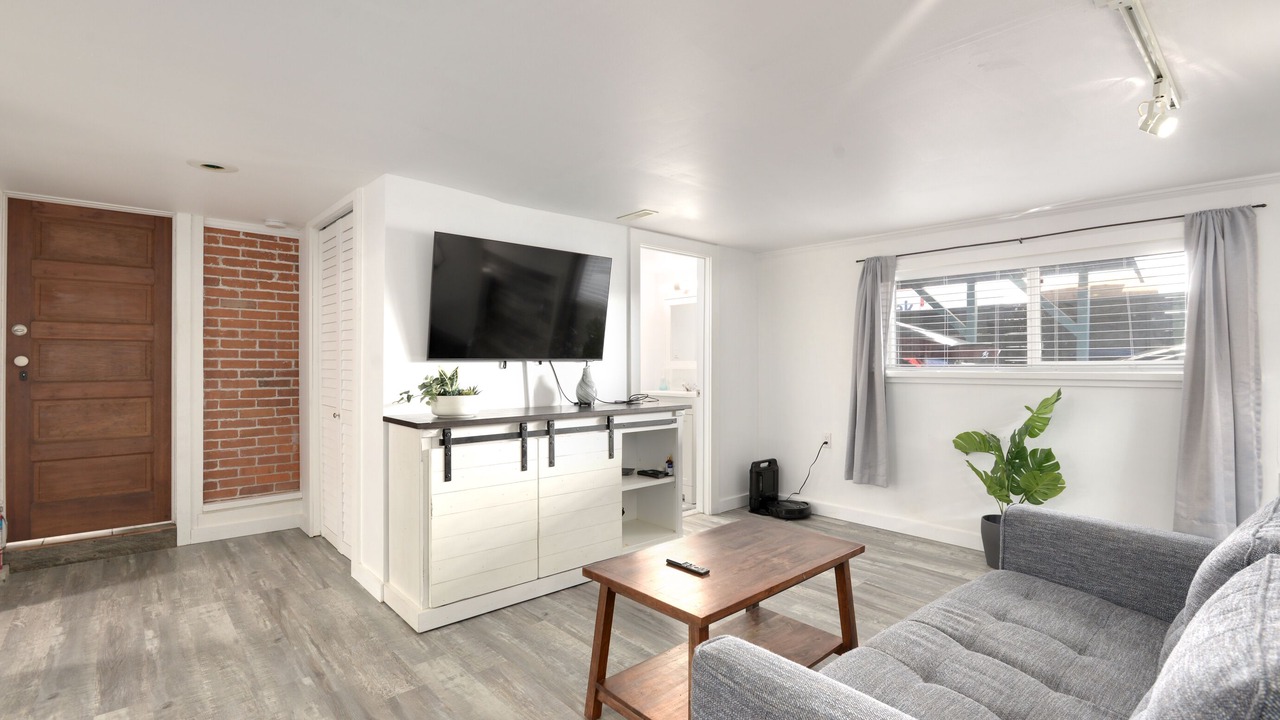 Photo of Livingroom in Crescent Beach