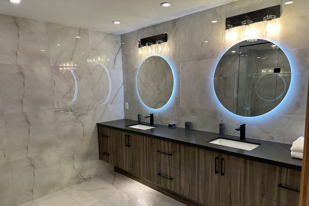 Photo of Bathroom in Lion's Head