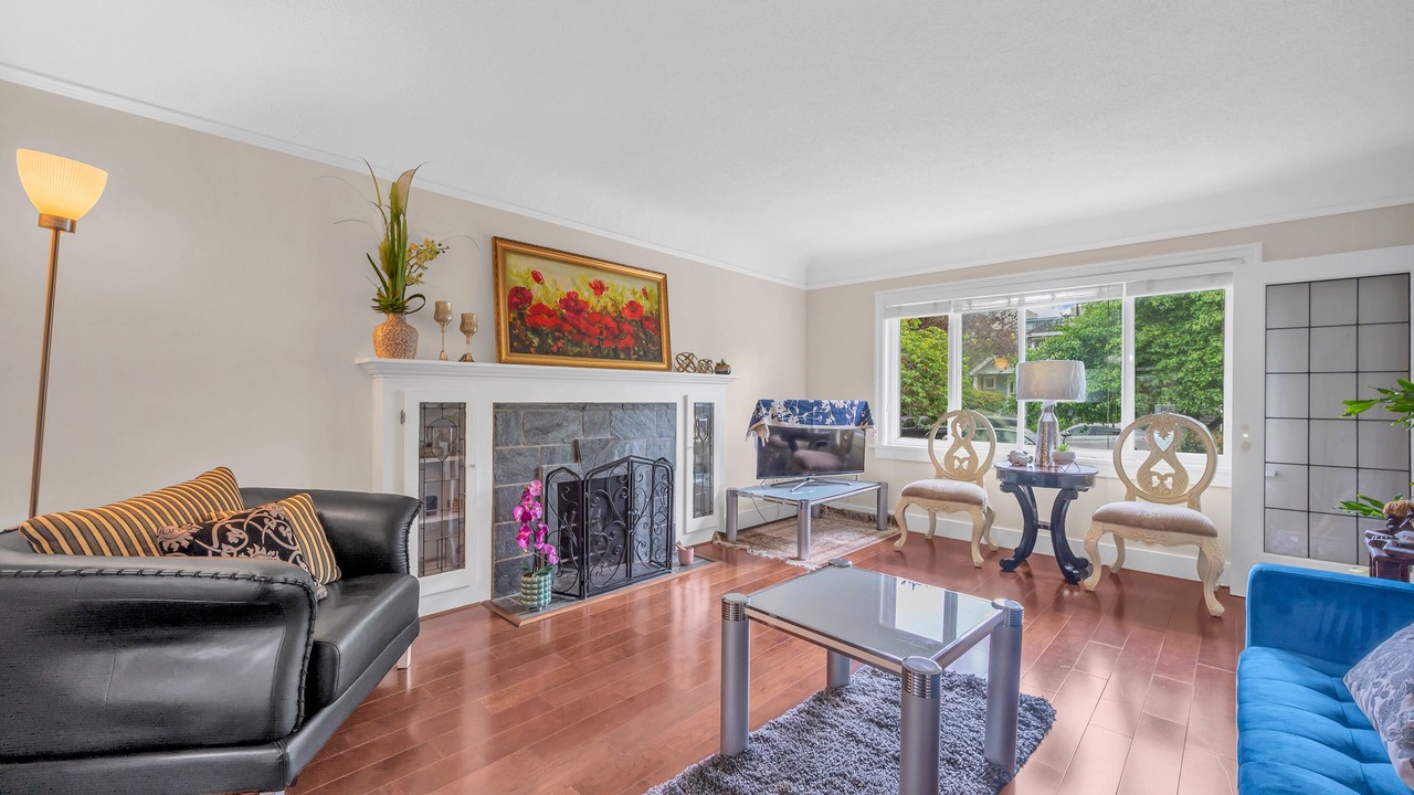 Photo of Livingroom in West Point Grey