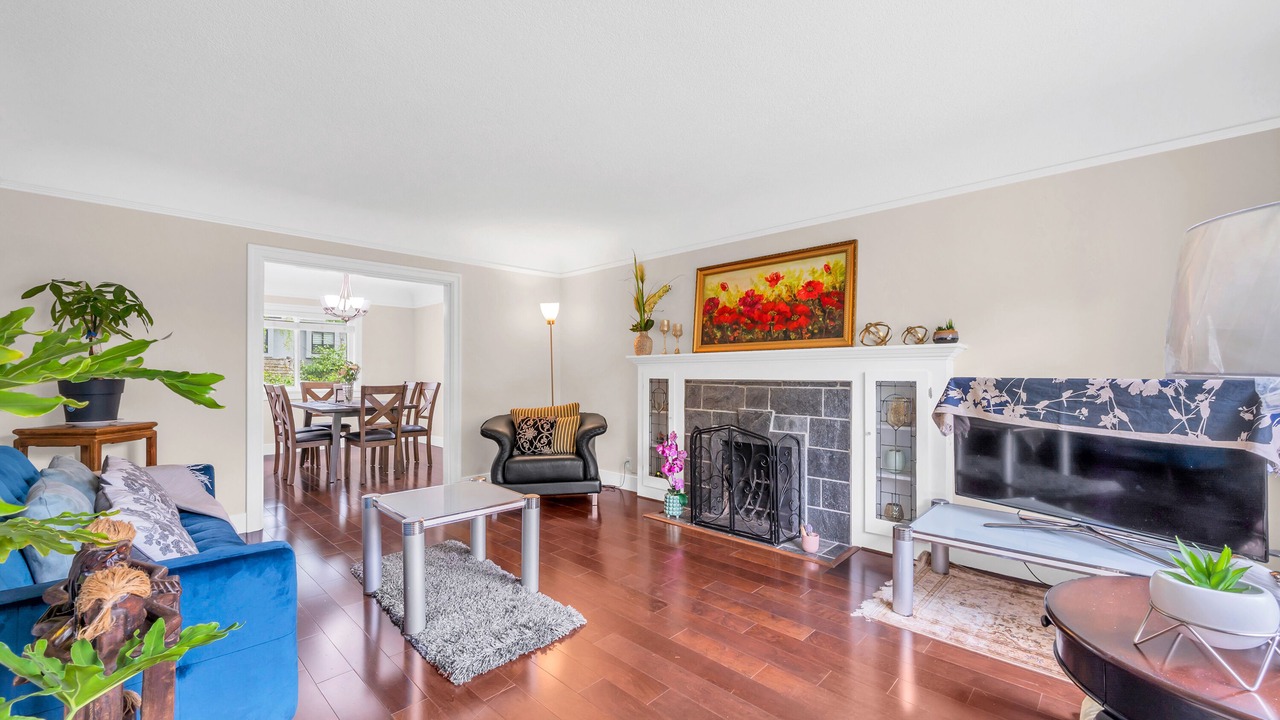 Photo of Livingroom in West Point Grey