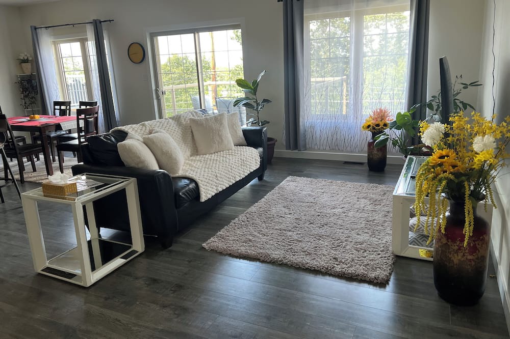Photo of Livingroom in Prince Albert