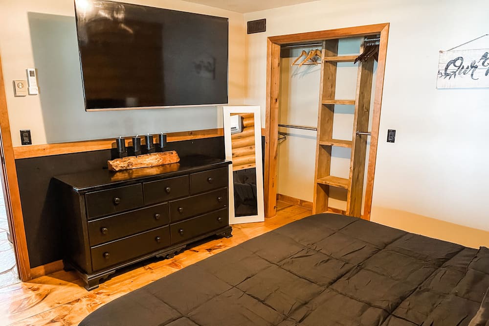 Photo of Bedroom in Georgian Bluffs
