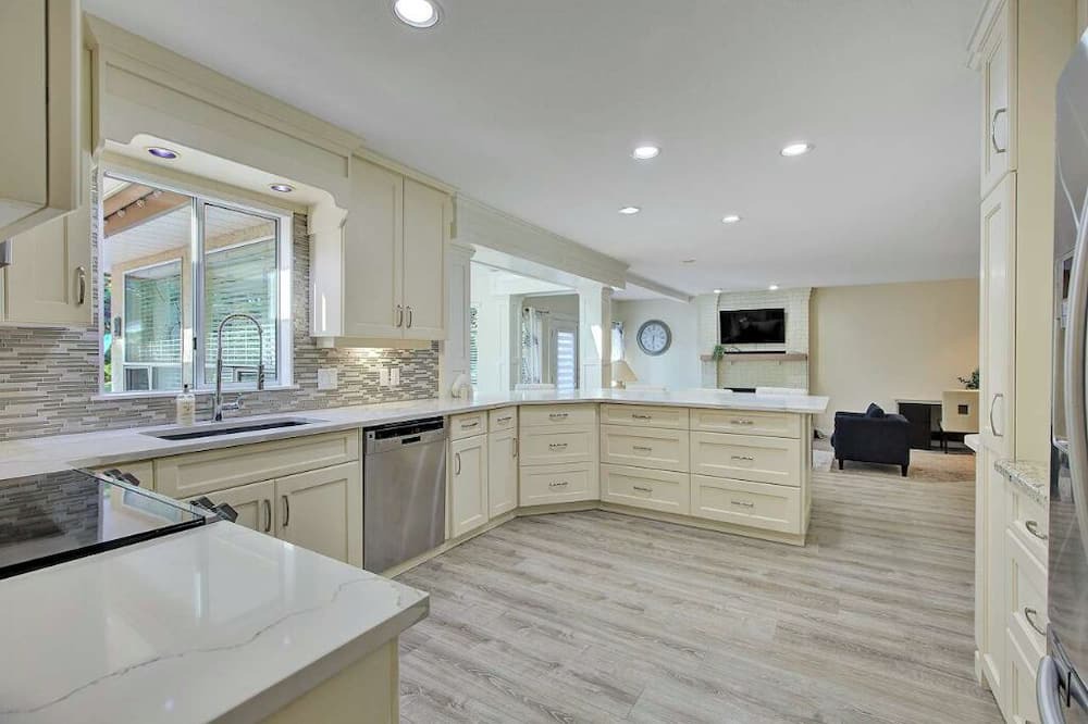 Photo of Kitchen in Surrey