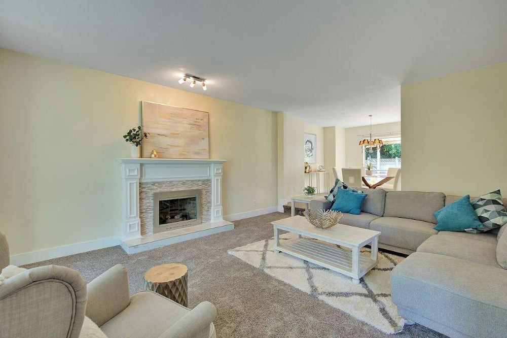 Photo of Livingroom in Surrey