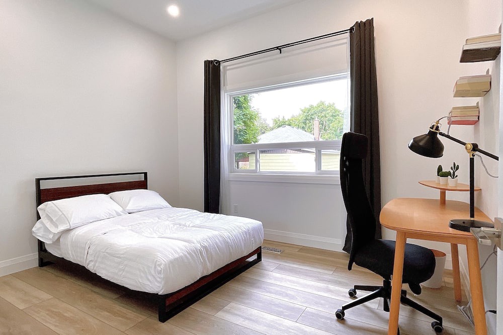 Photo of Bedroom in Bowmanville