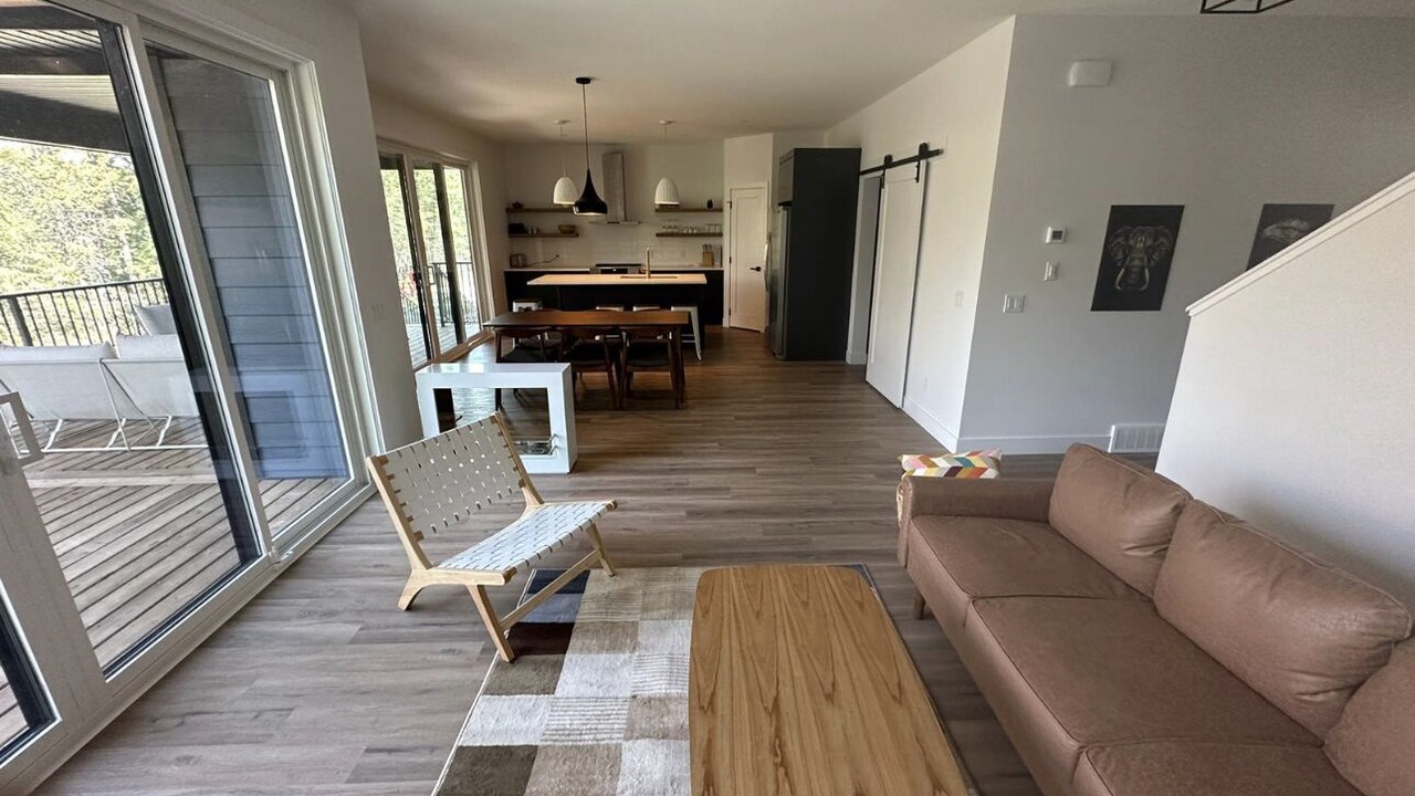 Photo of Livingroom in East Kootenay