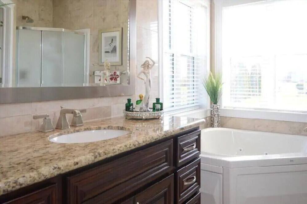 Photo of Bathroom in Pefferlaw