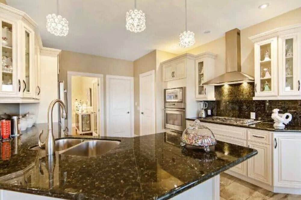 Photo of Kitchen in Pefferlaw
