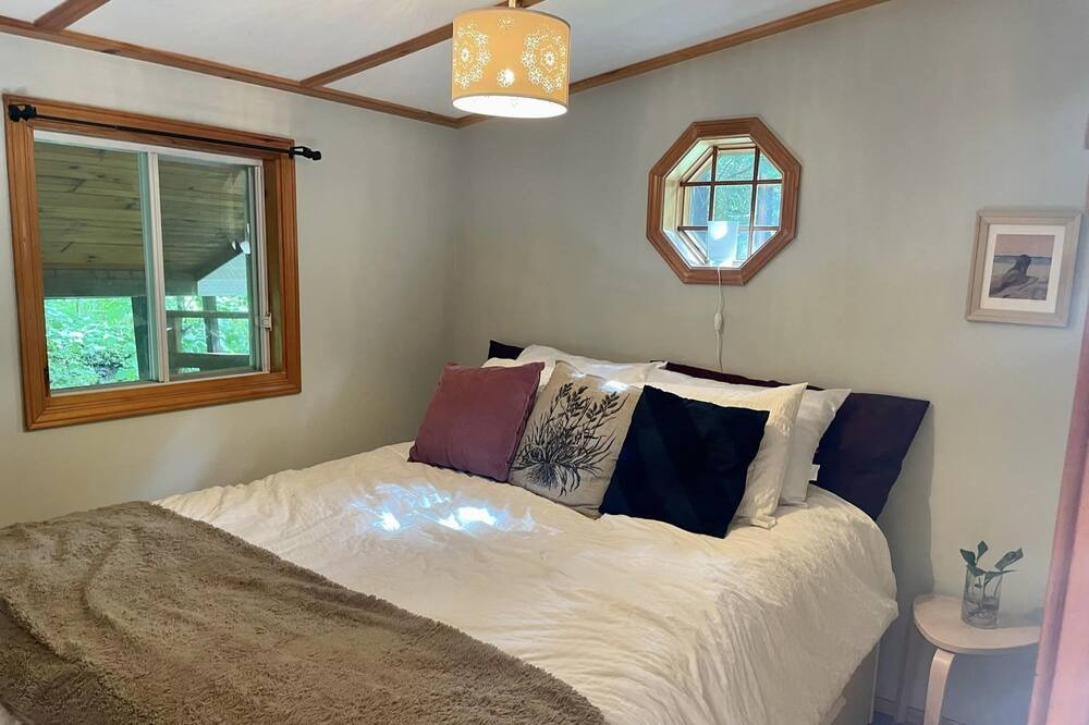 Photo of Bedroom in Sainte-Cecile de Masham