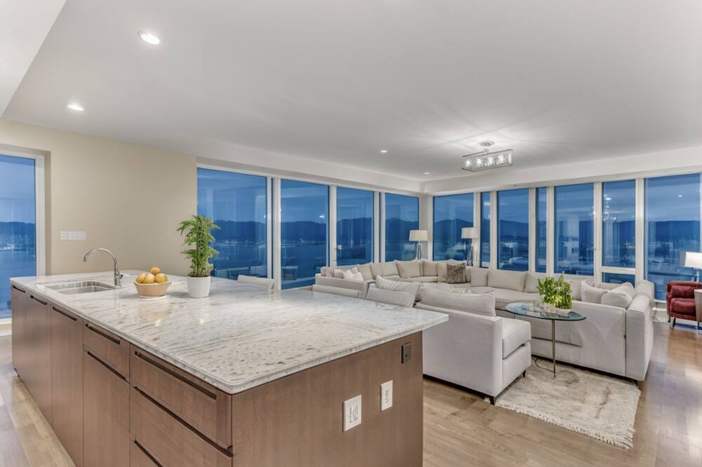 Photo of Kitchen in Coal Harbour