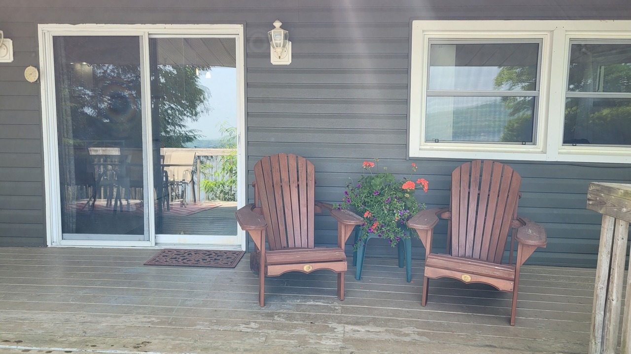 Photo of Patio Balcony in Algonquin Highlands
