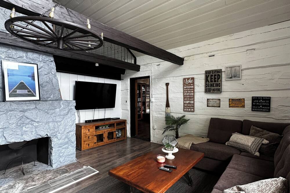 Photo of Livingroom in Ramara