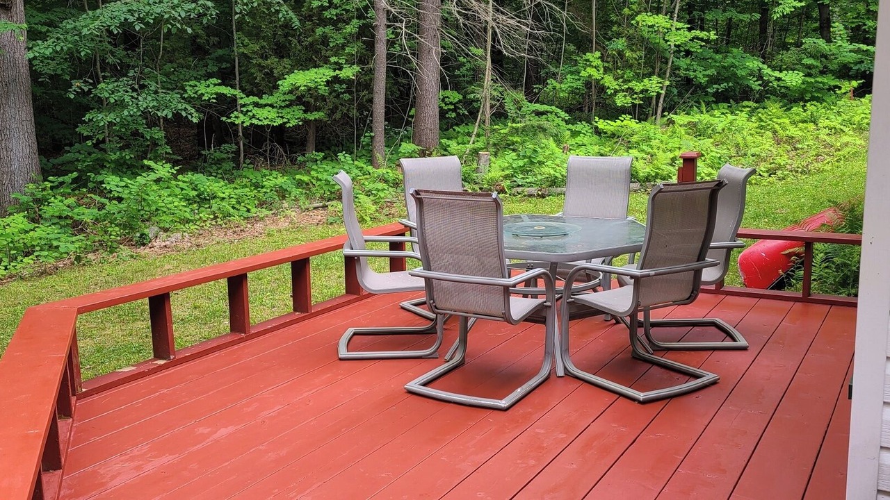 Photo of Patio Balcony in North Kawartha