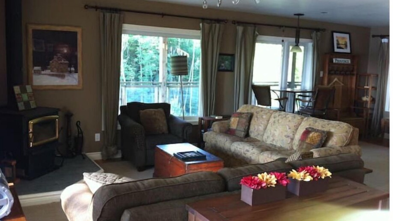 Photo of Livingroom in Georgian Bay