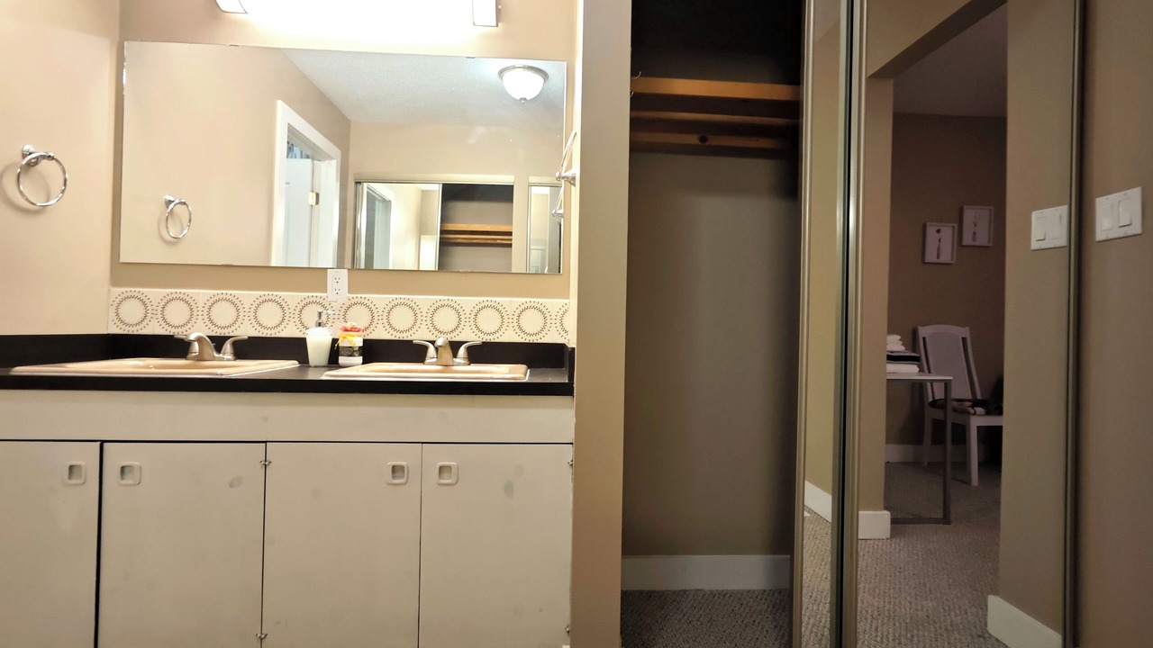 Photo of Bedroom in Whitehorse