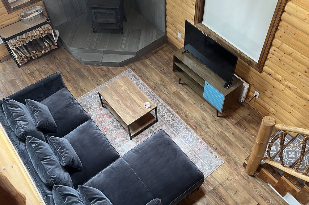 Photo of Livingroom in Terra Nova