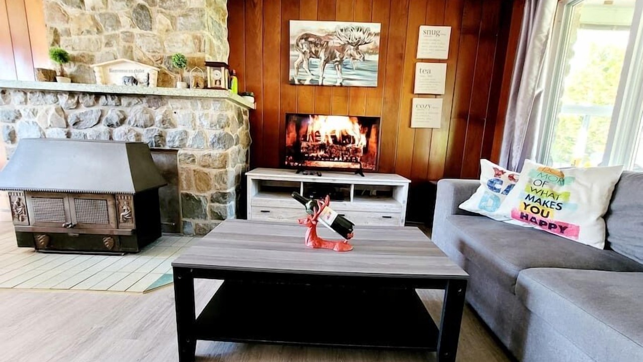 Photo of Livingroom in Chertsey