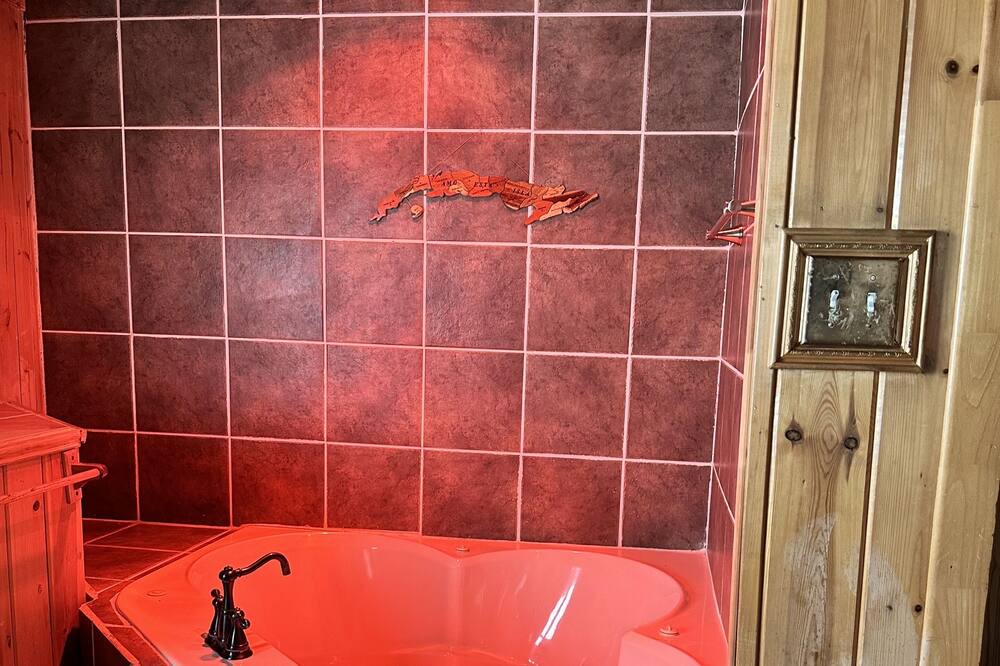 Photo of Bathroom in Sainte-Marthe-sur-le-Lac