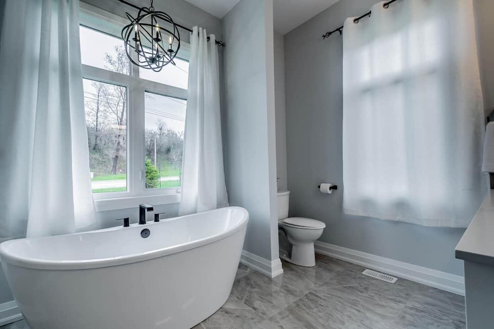 Photo of Bathroom in Niagara Falls