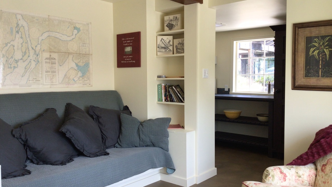 Photo of Livingroom in Courtenay