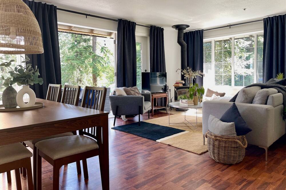 Photo of Livingroom in Port Moody