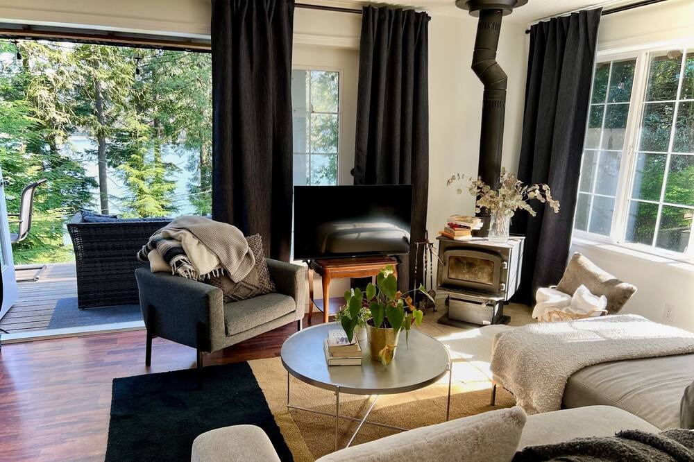 Photo of Livingroom in Port Moody