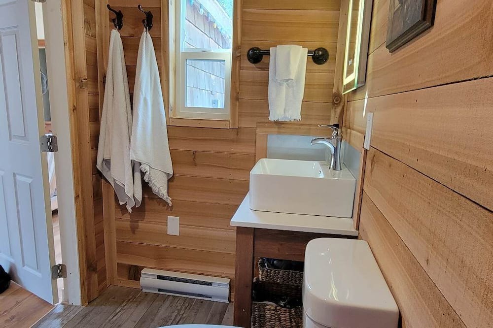 Photo of Bathroom in Silverton