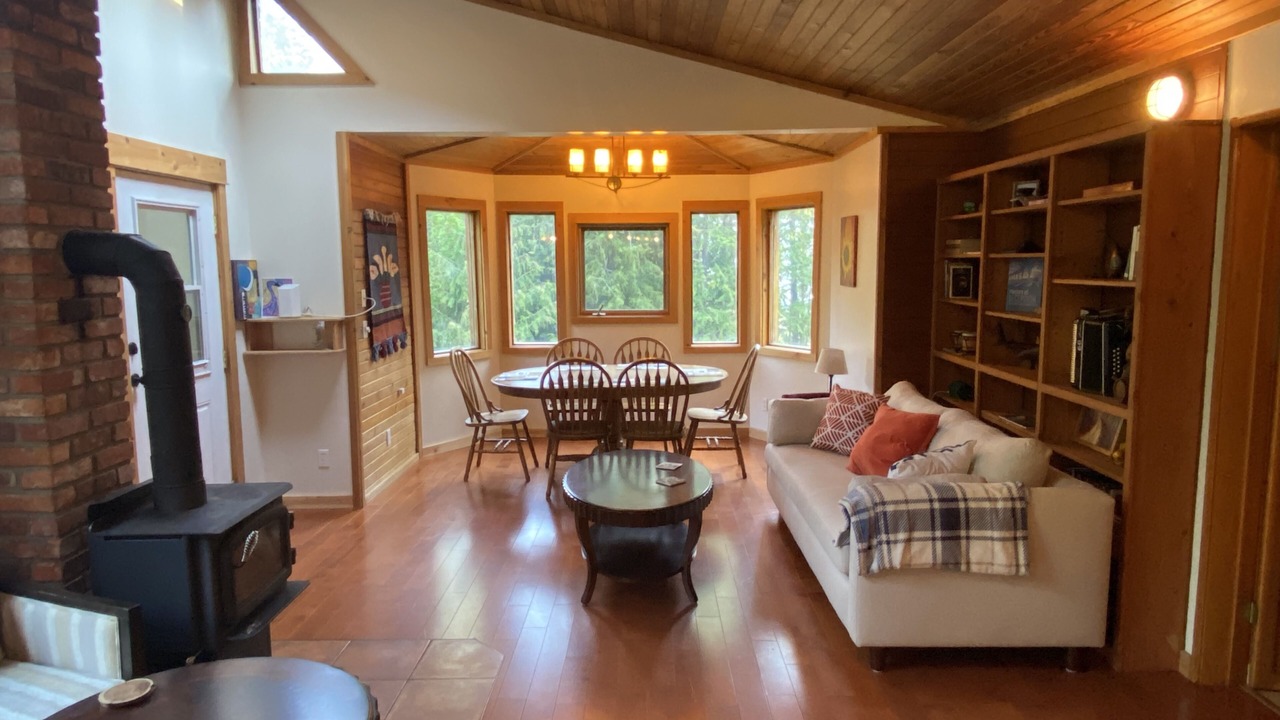 Photo of Livingroom in Proctor