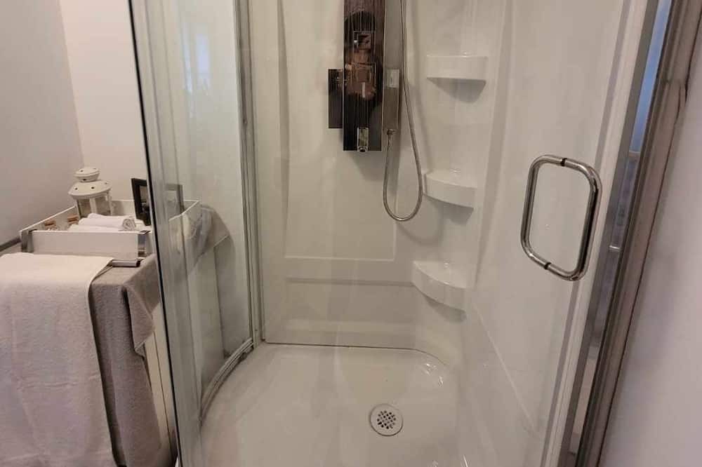 Photo of Bathroom in Wainfleet