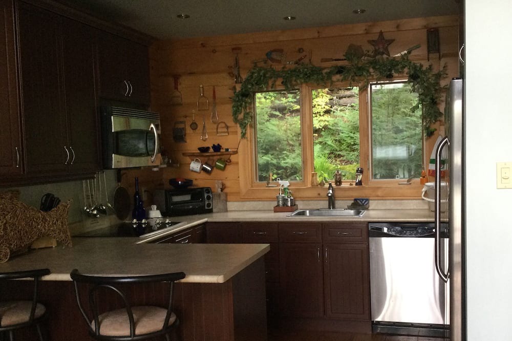 Photo of Kitchen in Trent Lakes
