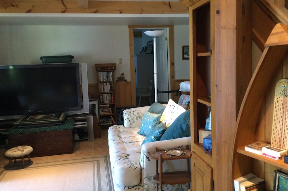 Photo of Livingroom in Trent Lakes