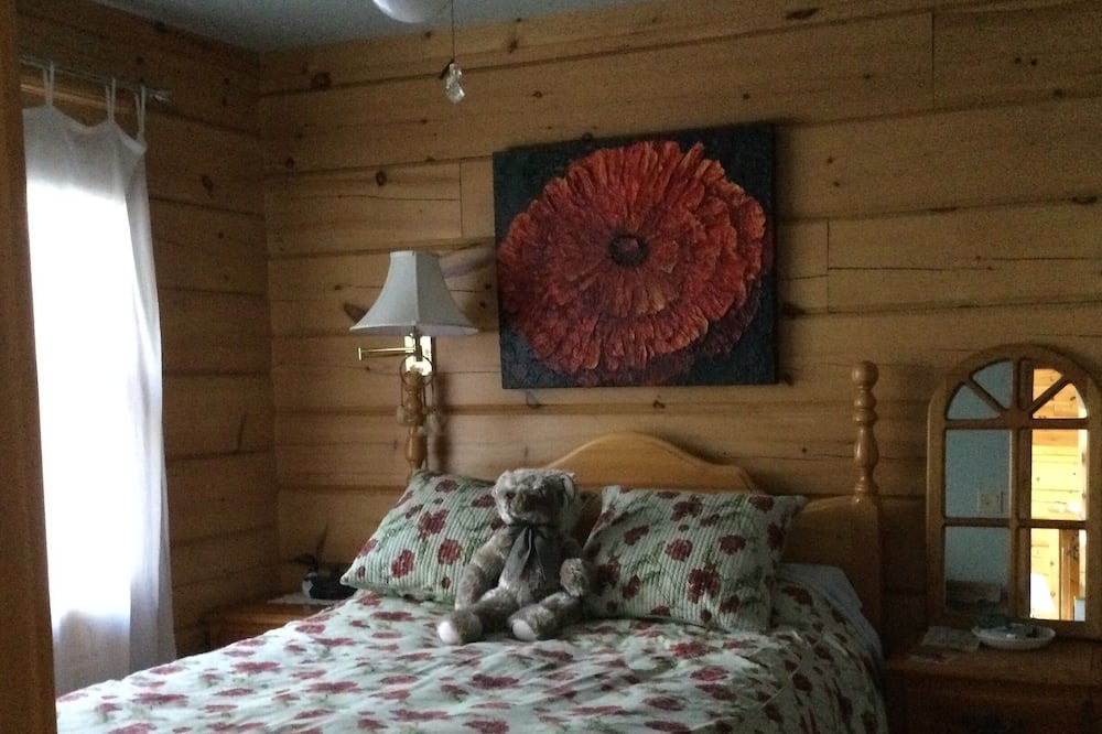 Photo of Bedroom in Trent Lakes