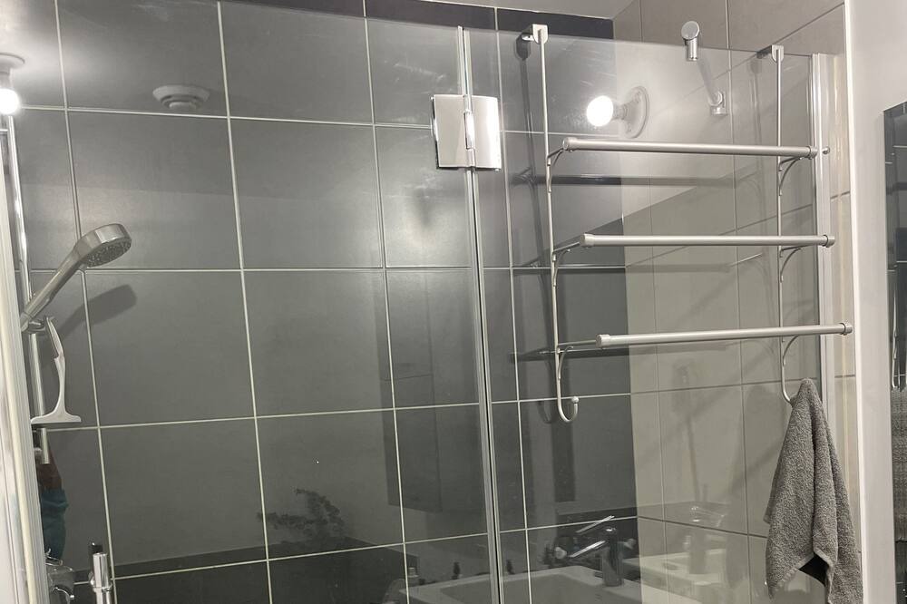 Photo of Bathroom in Mile End