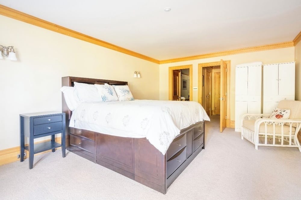 Photo of Bedroom in Saanich East