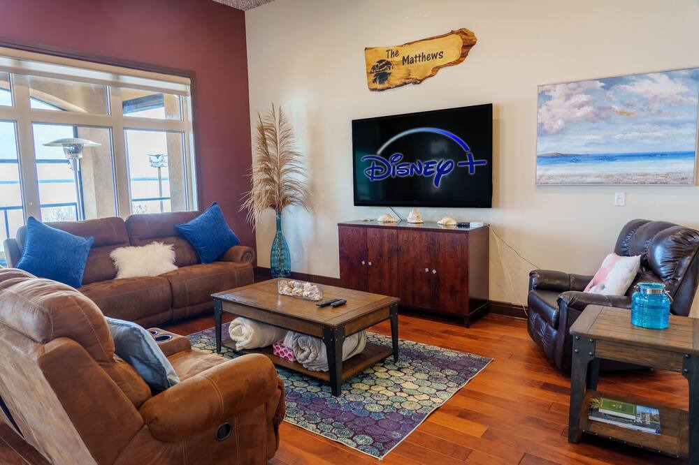 Photo of Livingroom in Central Alberta