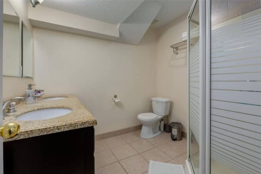 Photo of Bathroom in Kincora