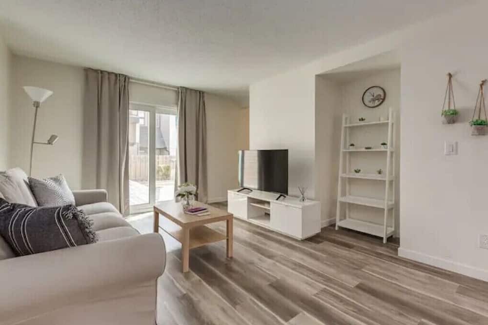 Photo of Livingroom in Northwest Calgary