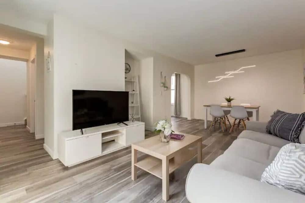 Photo of Livingroom in Northwest Calgary