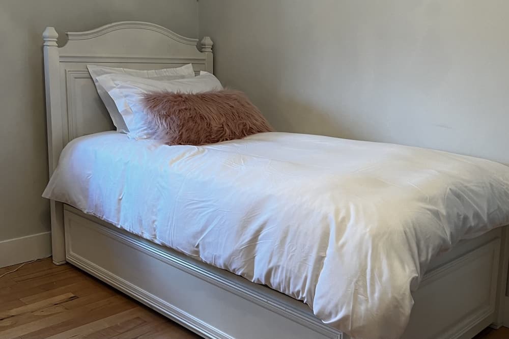 Photo of Bedroom in Kitsilano