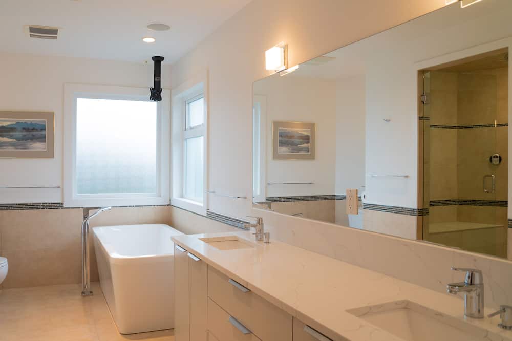 Photo of Bathroom in Kitsilano